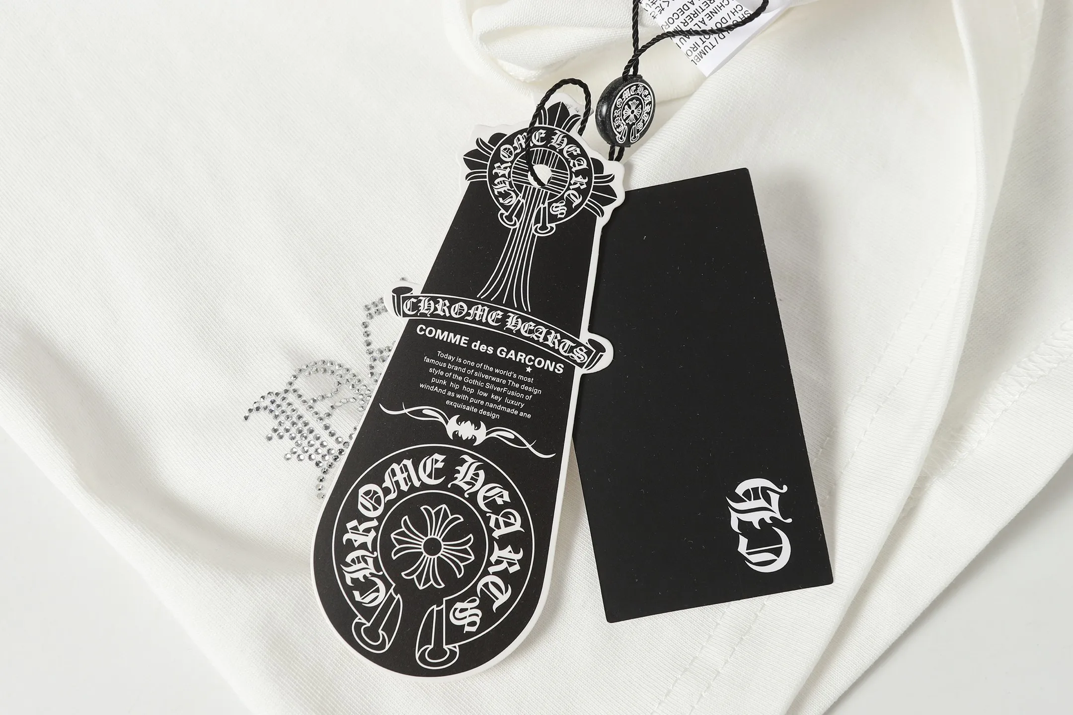 P160 Cross-border running quantity model, please do not place an order if you pursue quality -Chrome Hearts/Chrome Hearts Sanskrit hot diamond Sanskrit horseshoe explosive short-sleeved T-shirt -High weight, high density and high quality, soft, delicate and skin-friendly wool, soft and silky to the touch, excellent warmth and skin-friendly properties -Customized weaving and dyeing, no color difference, no matter the fabric or workmanship details, beat the ordinary version on the market -Colour: black white -Size: S M L XL